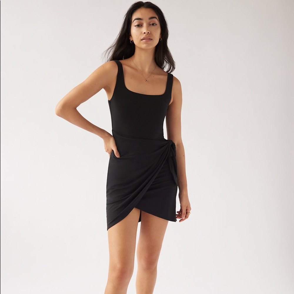 NWT Aritzia Saturn mini dress